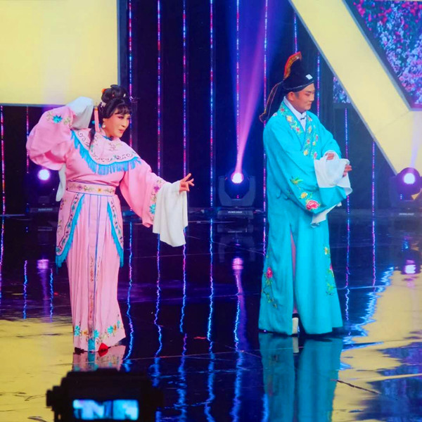 台儿庄 | 柳琴世家掌门人演唱《战疫情》