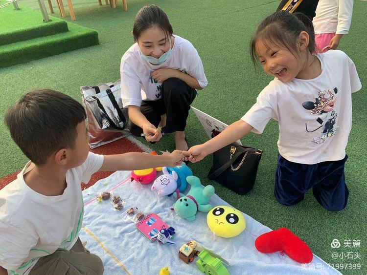 “欢度国庆 情满中秋”新蕾幼儿园第五届中国节跳蚤市场亲子活动圆满结束